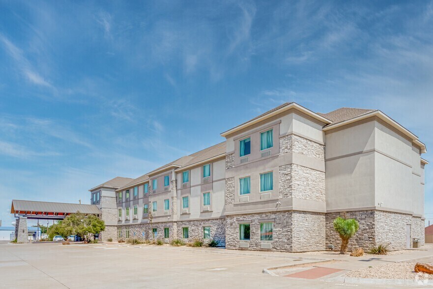 601 S Main St, Andrews, TX 79714