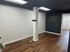 300 Hempstead Tpke, West Hempstead, NY for lease Interior Photo- Image 2 of 6