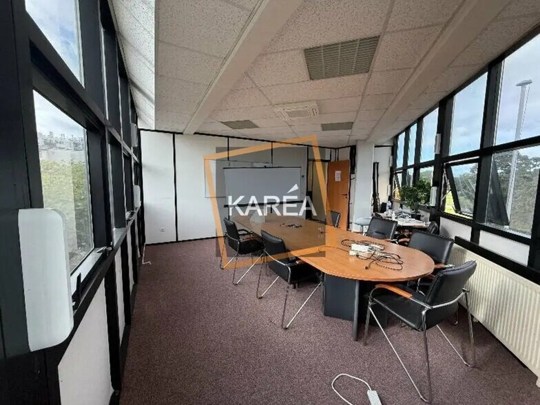 Office in Champigny-sur-Marne for lease - Interior Photo - Image 2 of 5