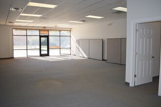 6770-6782 River Center Dr, Clemmons, NC for lease Building Photo- Image 2 of 2