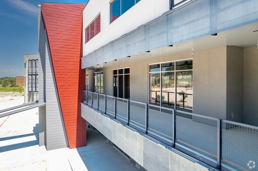 20327 W Interstate 10, San Antonio, TX for lease - Building Photo - Image 1 of 25