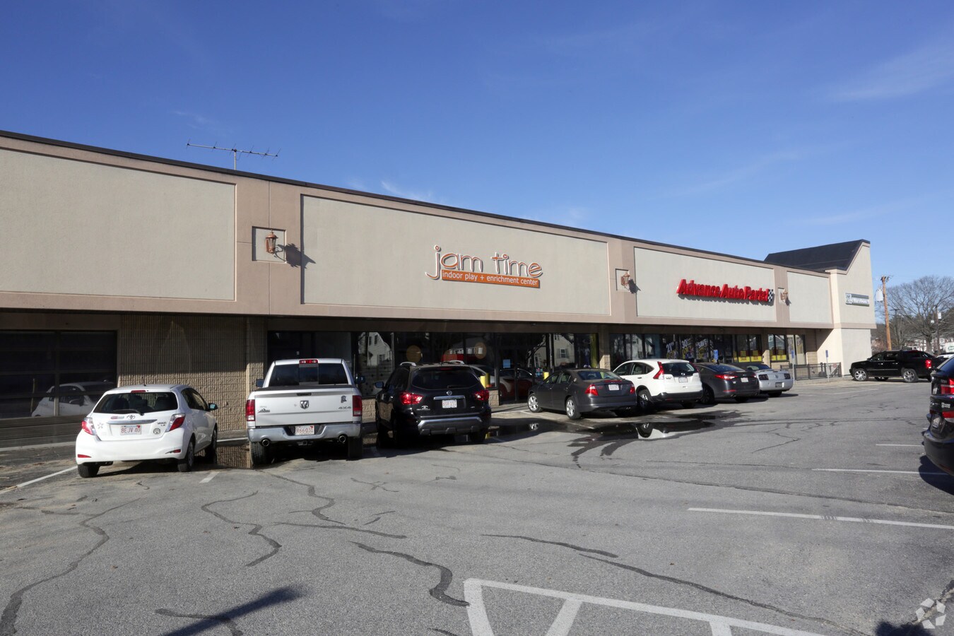 8496 Powder Mill Rd, Maynard, MA 01754