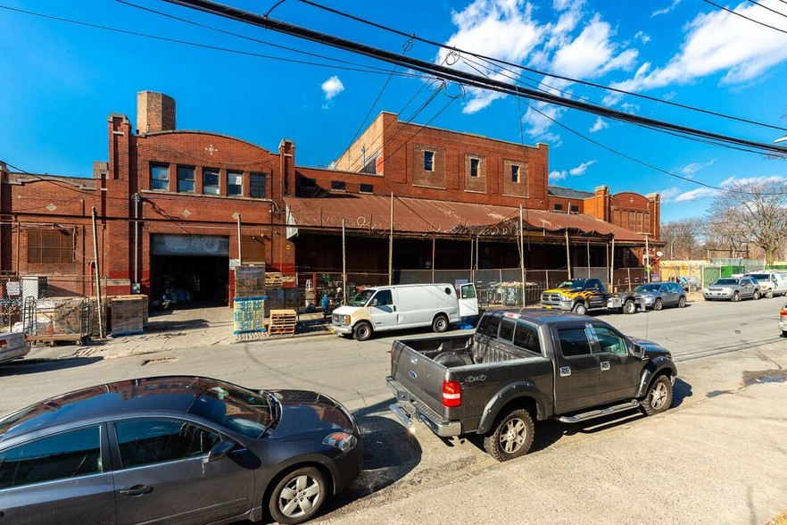 425 Devoe Ave, Bronx, NY for lease - Building Photo - Image 2 of 34