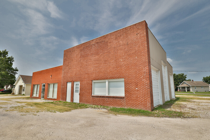 205 S Old Route 66, Hamel, IL for lease - Primary Photo - Image 1 of 29