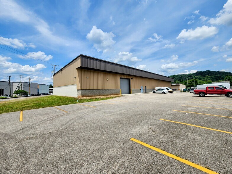 13 Craddock Way, Poca, WV for lease - Building Photo - Image 2 of 6