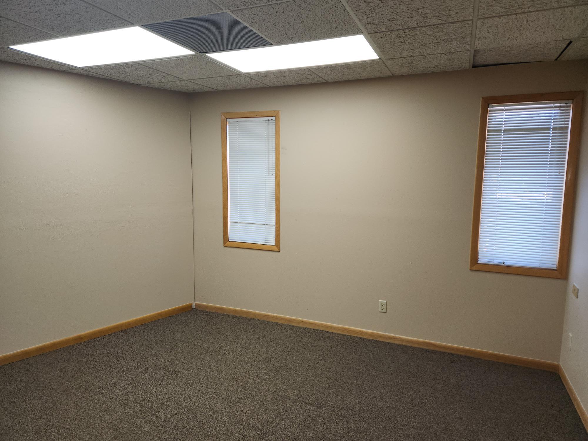 421 21st Ave, Longmont, CO for lease Interior Photo- Image 1 of 4