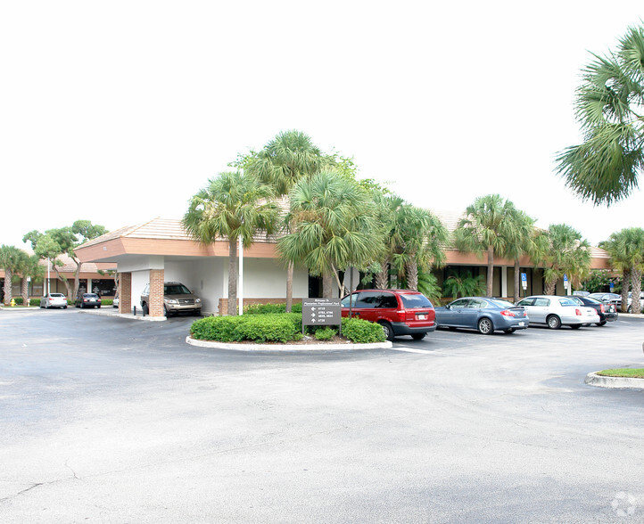 6710 W Sunrise Blvd, Plantation, FL for lease - Primary Photo - Image 3 of 4