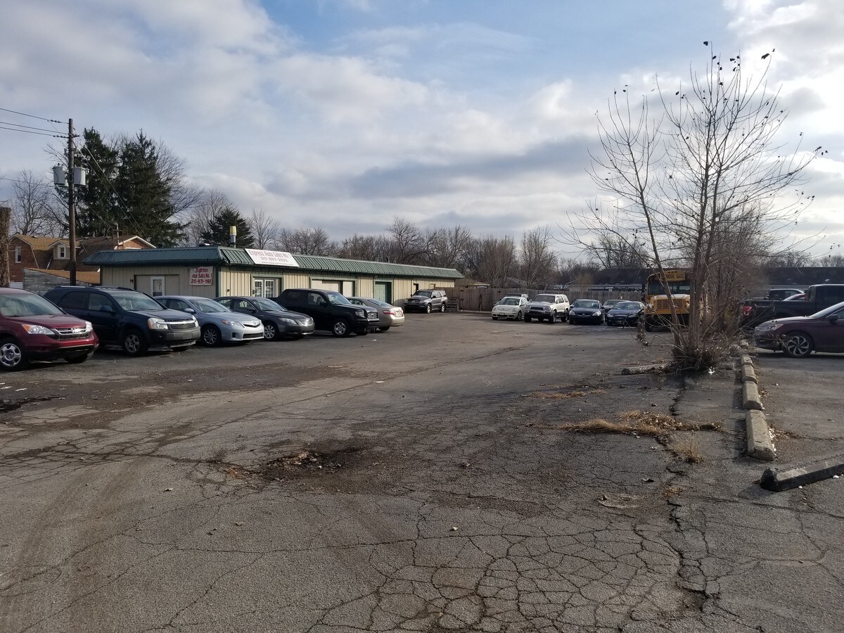 8519 Pendleton Pike, Lawrence, IN 46226