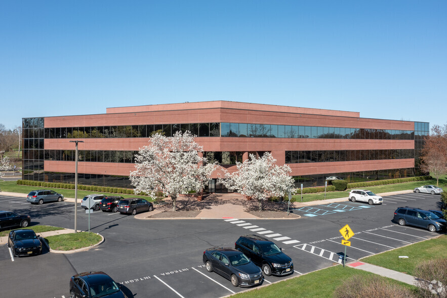 103 Morgan Ln, Plainsboro, NJ for lease - Building Photo - Image 2 of 8