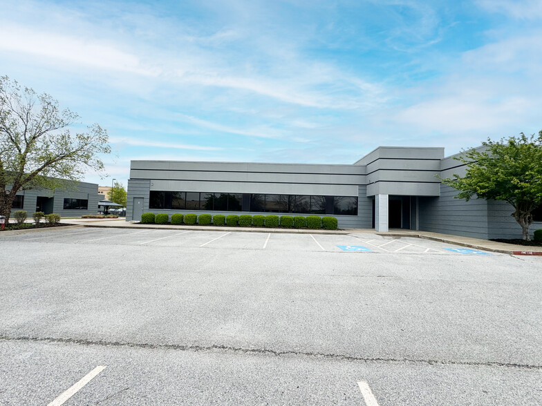 210 SE 34th St, Bentonville, AR for lease - Building Photo - Image 2 of 13