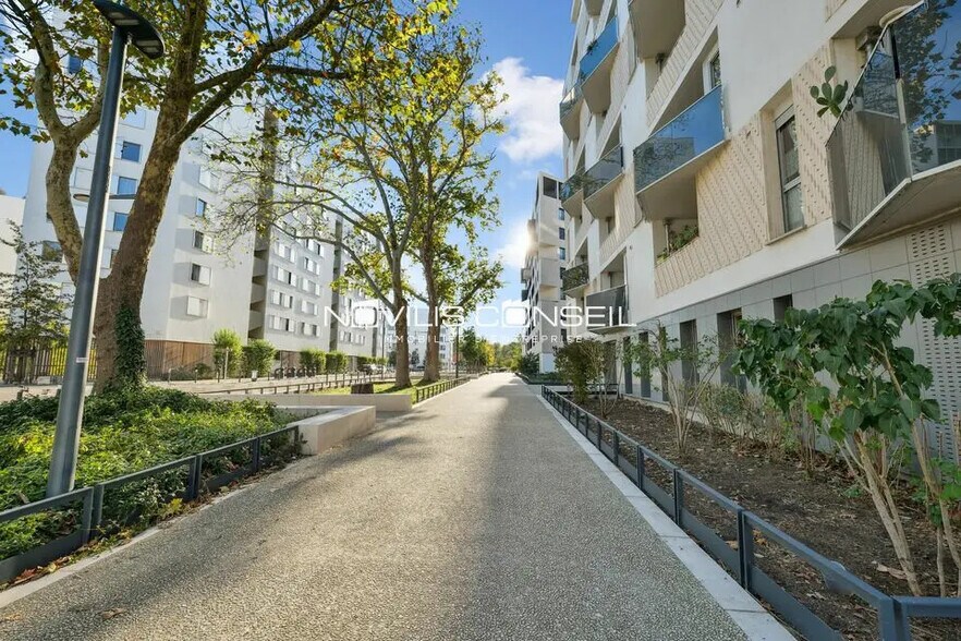 Office in Toulouse for lease - Building Photo - Image 2 of 4