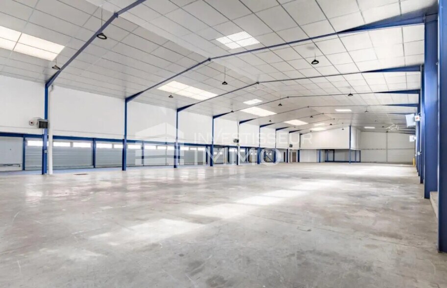 Flex in Bezons for lease - Building Photo - Image 2 of 8