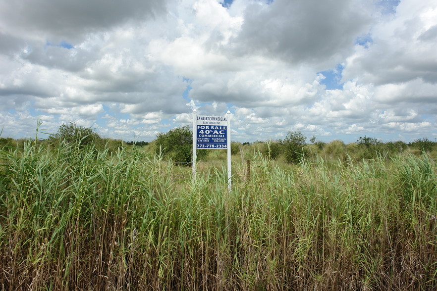 4105 N Kings Hwy, Fort Pierce, FL for sale - Primary Photo - Image 3 of 3