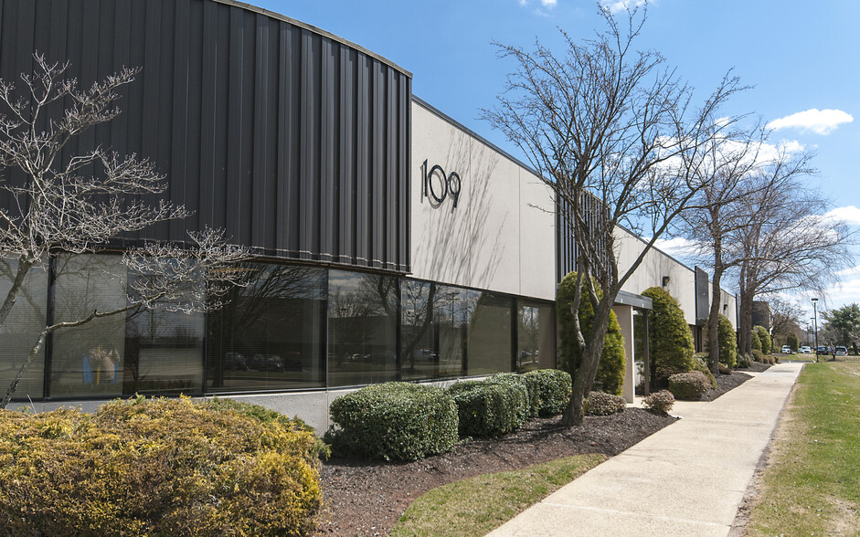 109 Corporate Ct, South Plainfield, NJ for lease - Building Photo - Image 1 of 6