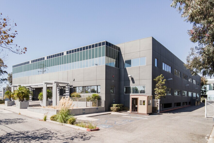 2335 Alaska Ave, El Segundo, CA for sale - Primary Photo - Image 1 of 1