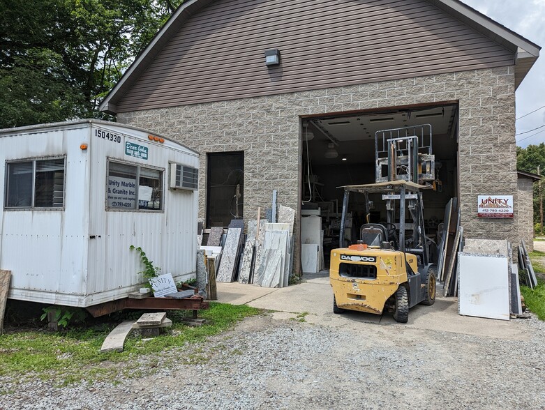 3201 Universal Rd, Pittsburgh, PA for sale - Building Photo - Image 3 of 15