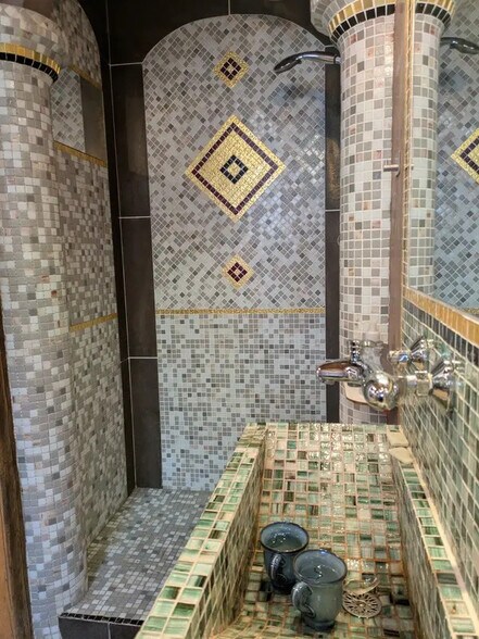 Office in Saint-Jeoire-Prieuré for lease - Building Photo - Image 2 of 8