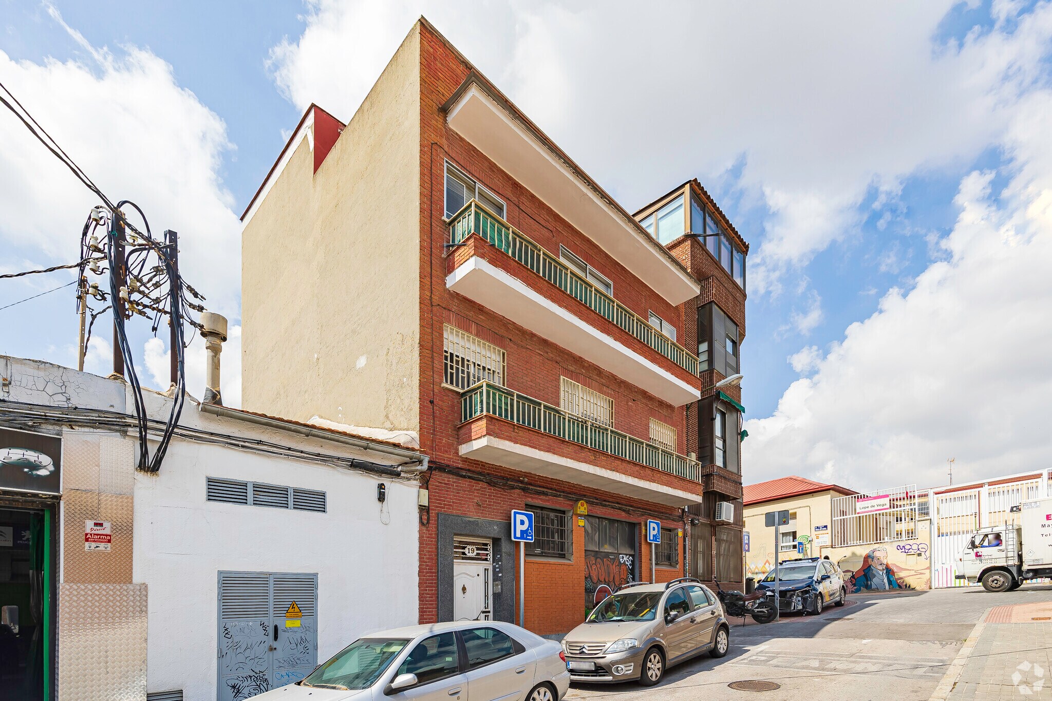 Calle de Irlanda, 19, Madrid, Madrid for sale Primary Photo- Image 1 of 1