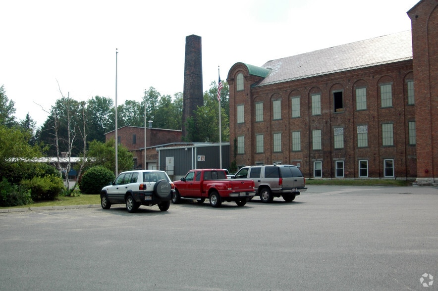 125 Pecks Rd, Pittsfield, MA for sale - Building Photo - Image 2 of 8