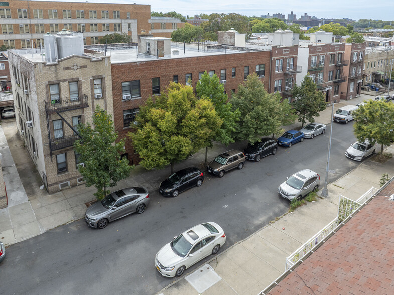 31-23 47th St, Astoria, NY for sale - Building Photo - Image 1 of 23