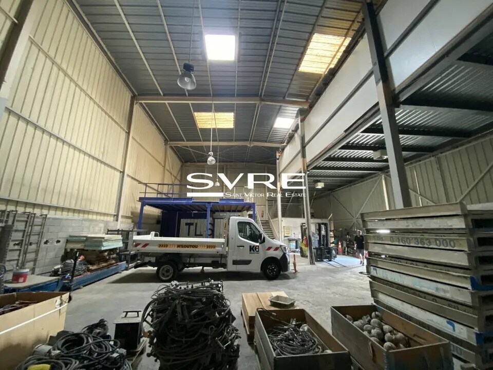 Office in Le Rove for lease Interior Photo- Image 1 of 9