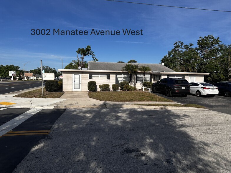 3002 Manatee Ave, Bradenton, FL for sale - Primary Photo - Image 1 of 7