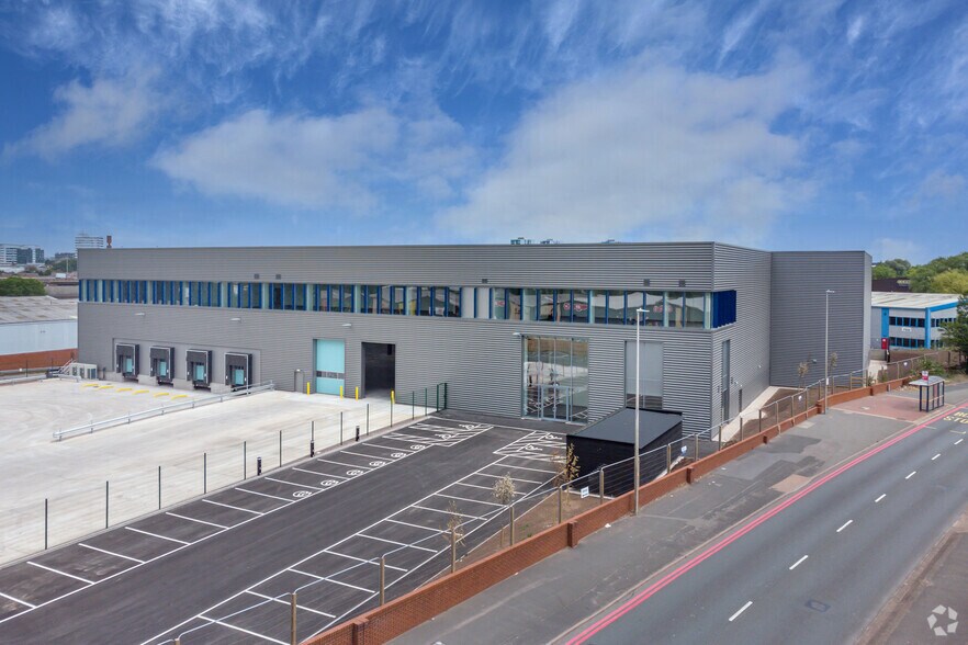 Crystal Dr, Smethwick, B66 1QG