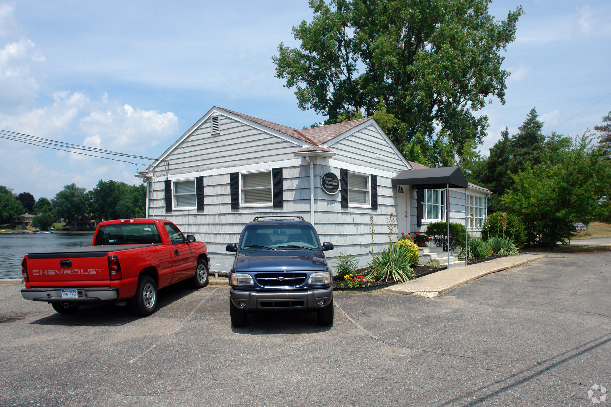 1490 Union Lake Rd, Commerce Township, MI for sale Primary Photo- Image 1 of 3