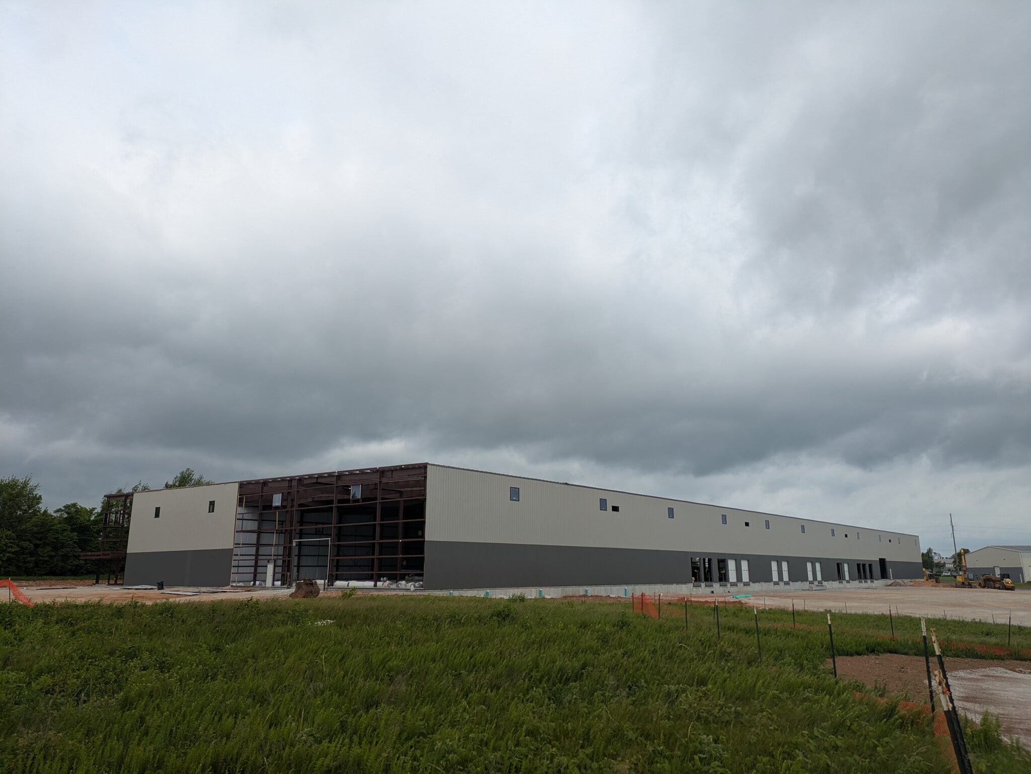 2610 N Westgate Ave, Springfield, MO for lease Building Photo- Image 1 of 8
