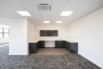 Mill Way, Sittingbourne for lease Interior Photo- Image 2 of 5