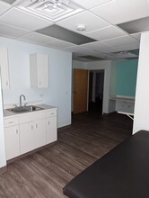 533 W North Ave, Elmhurst, IL for lease Interior Photo- Image 2 of 3