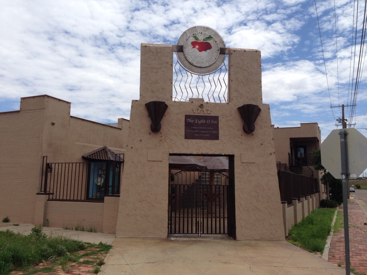 1717 Crickets Ave, Lubbock, TX for sale Primary Photo- Image 1 of 1
