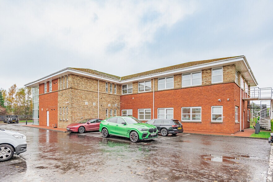 8 Deer Park Ave, Livingston for lease - Primary Photo - Image 1 of 2