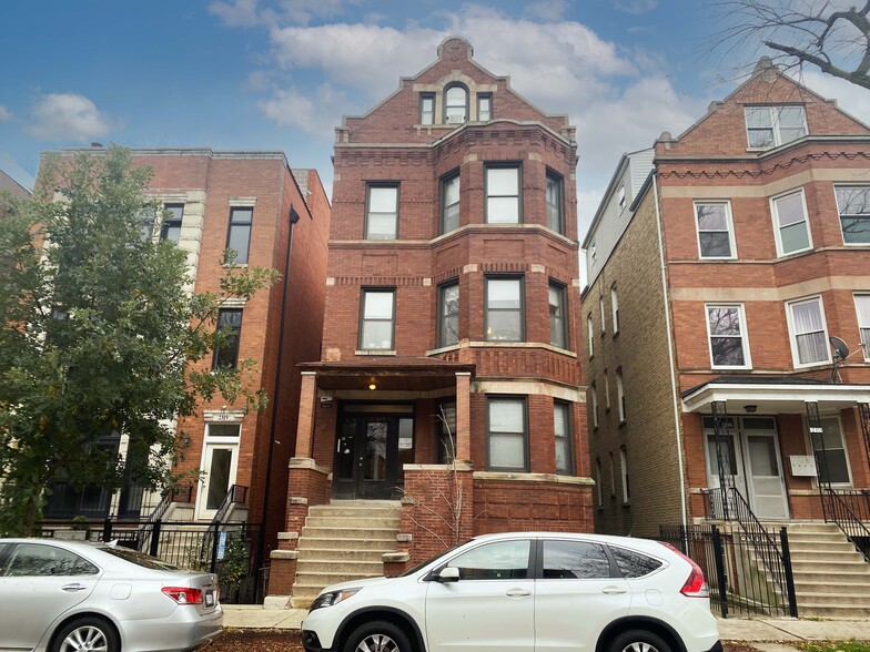 2315 N Leavitt St, Chicago, IL for sale - Building Photo - Image 1 of 1