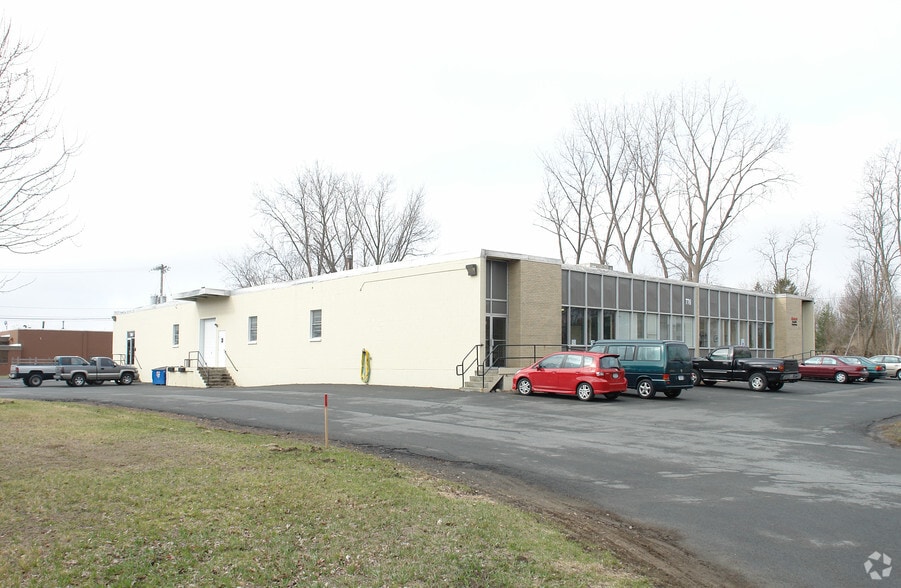 776 Watervliet Shaker Rd, Latham, NY for sale - Primary Photo - Image 1 of 1