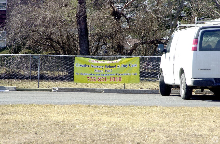 9 Stanworth Rd, Kendall Park, NJ for sale - Building Photo - Image 2 of 4