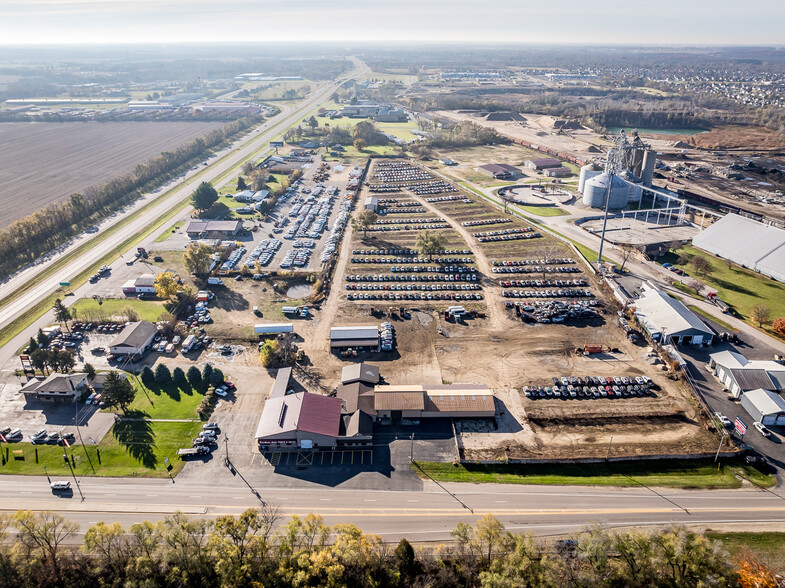 4917 Prairie Hill Rd, South Beloit, IL for sale - Building Photo - Image 1 of 54