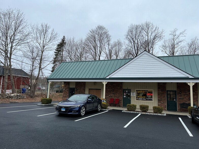 616 Federal Rd, Brookfield, CT for lease - Building Photo - Image 1 of 1
