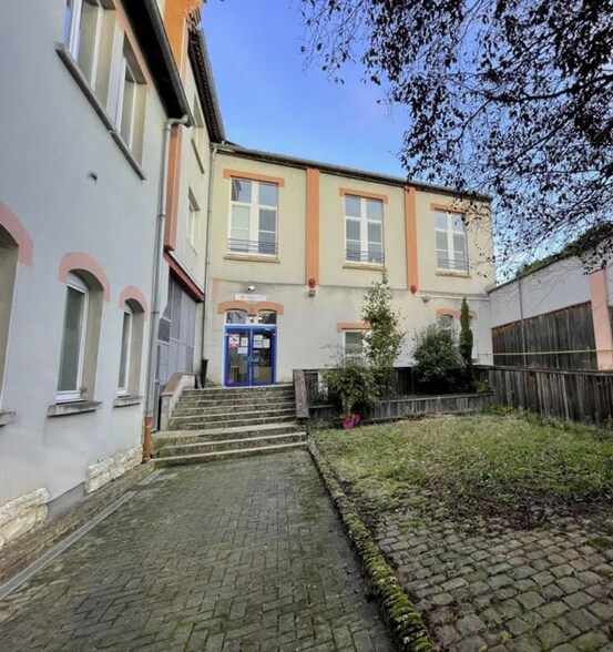 Office in Thionville for lease - Building Photo - Image 2 of 2