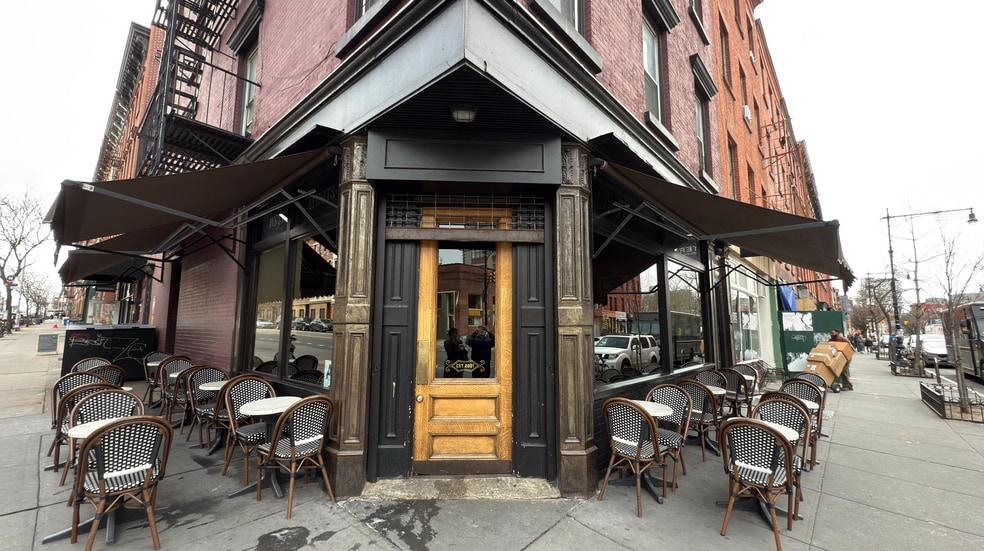 Nyc Brooklyn Restaurants Outdoor Seating Industry City Heated