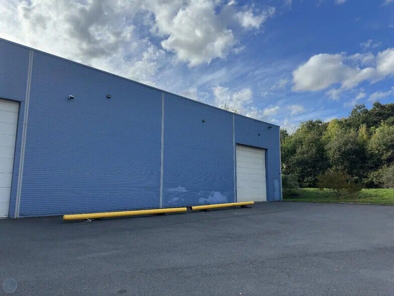 Flex in Ingré for lease - Building Photo - Image 1 of 1