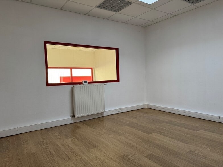 Office in Maxéville for lease - Interior Photo - Image 3 of 6