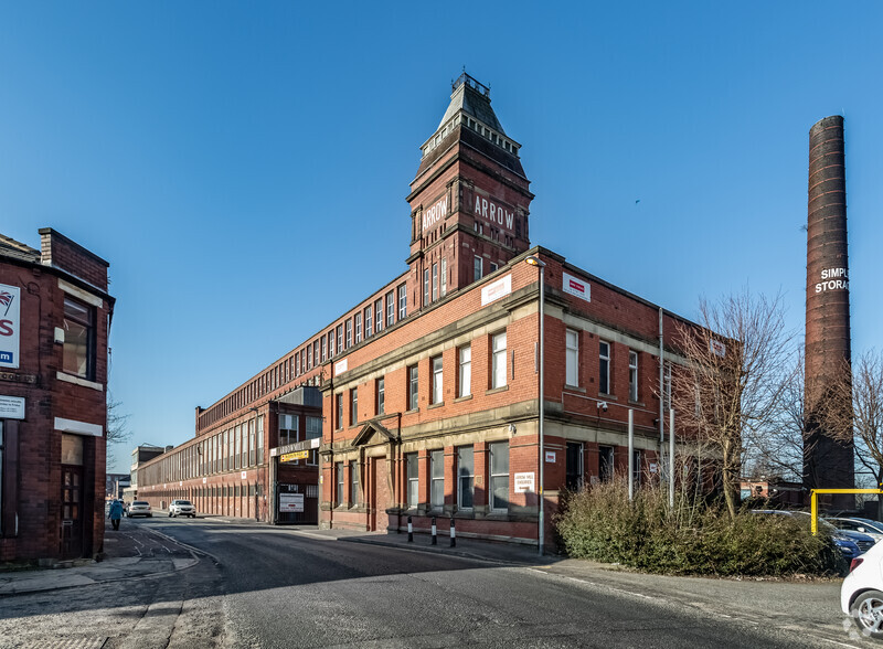 Queensway, Rochdale for lease - Primary Photo - Image 1 of 4