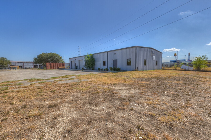 6226 Fairdale Dr, San Antonio, TX for sale - Building Photo - Image 2 of 28
