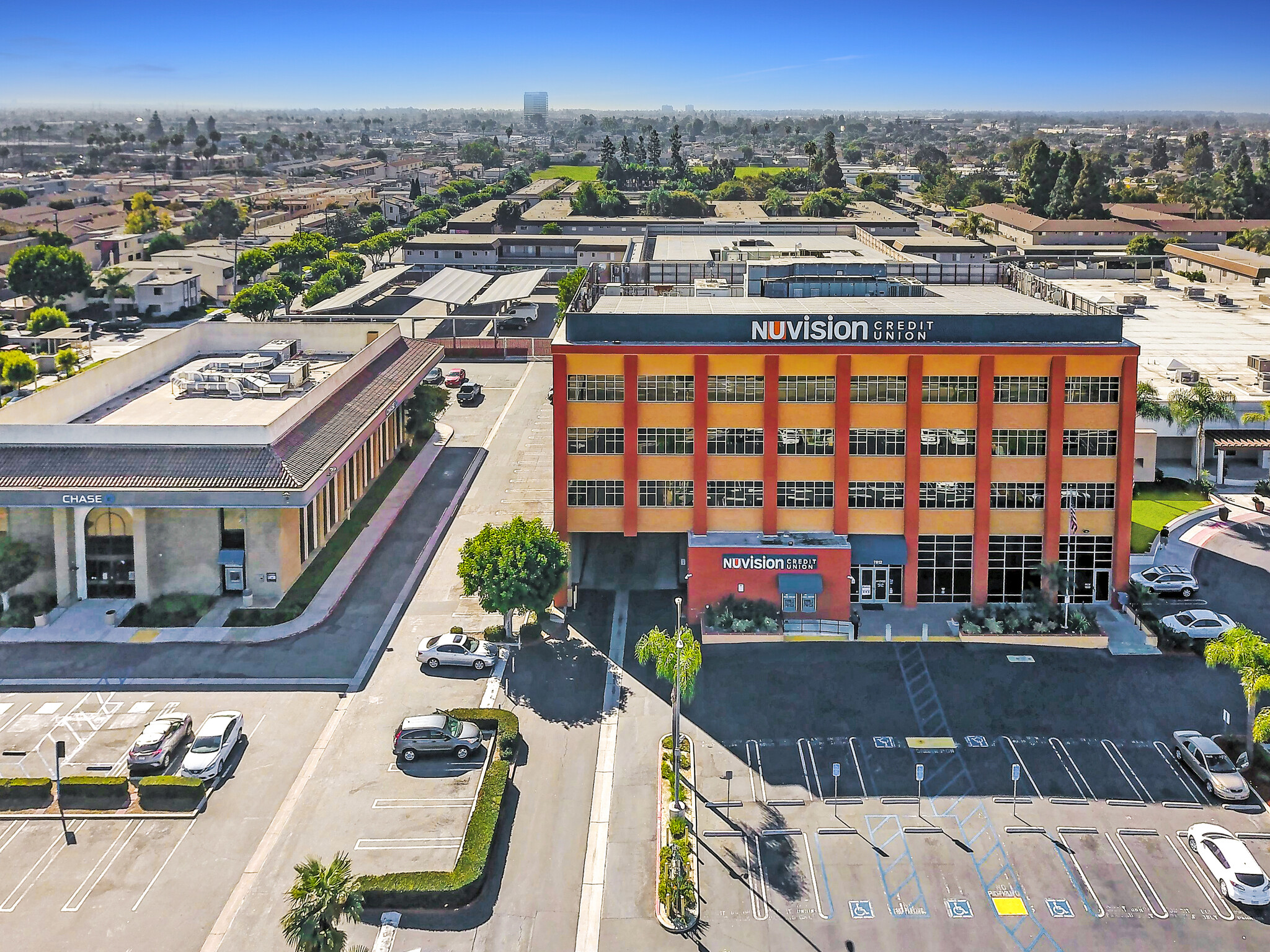7812 Edinger Ave, Huntington Beach, CA for lease Building Photo- Image 1 of 8