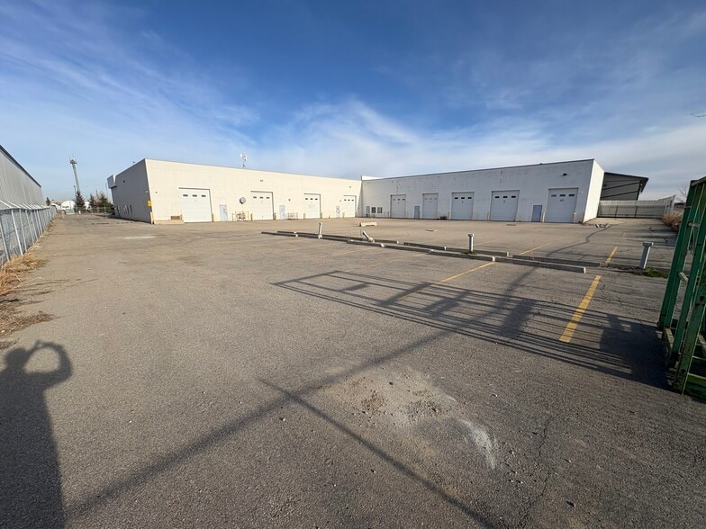 18303 107 Ave NW, Edmonton, AB for sale - Building Photo - Image 3 of 10