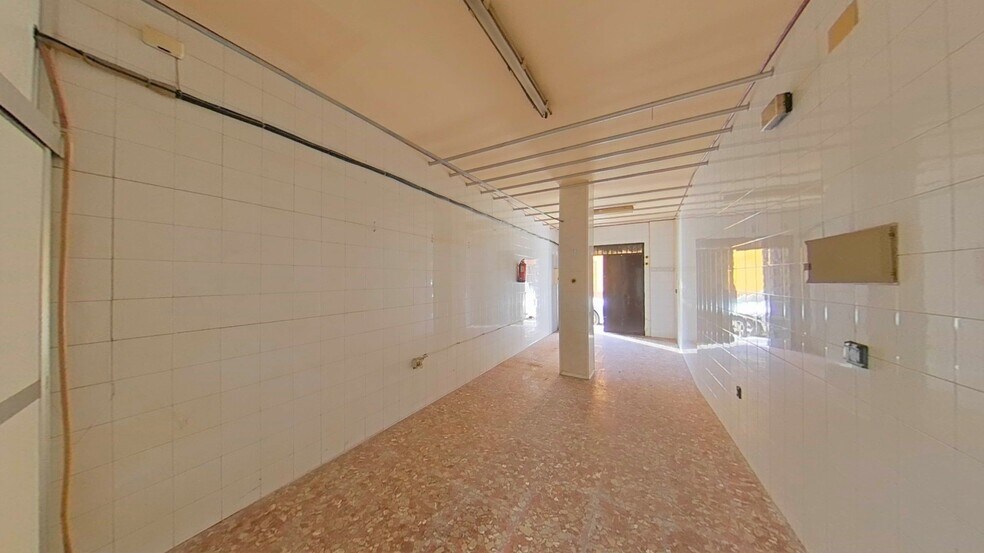 Retail in Andújar for sale - Building Photo - Image 3 of 22