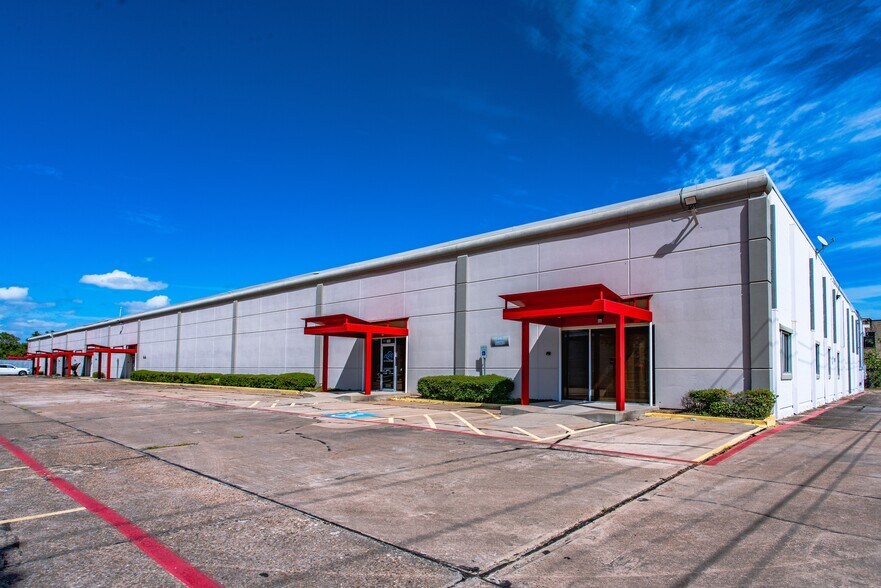 902-910 Gemini, Houston, TX for lease - Building Photo - Image 2 of 9