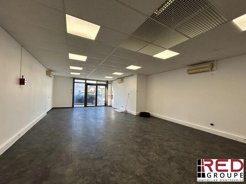 Office in Aix-en-Provence for lease - Building Photo - Image 2 of 5