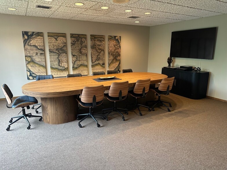 44 First St, Mount Clemens, MI for lease - Interior Photo - Image 3 of 5